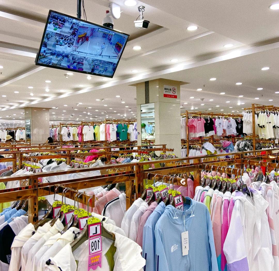 吉林服裝批發(fā)城 跨界經(jīng)營(yíng)新風(fēng)尚，白菜雞蛋也熱銷(xiāo)
